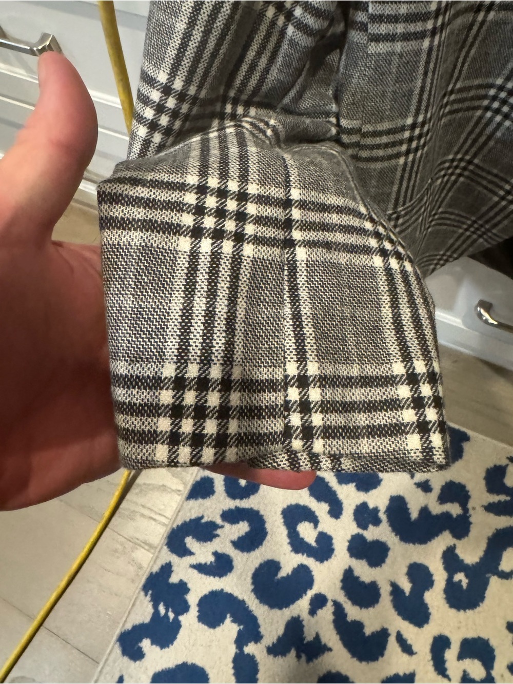 Men's Gray Plaid Sport Coat - Classic Notch Lapel Blazer - Picture 7 of 9